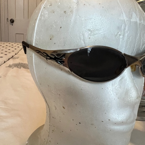 Vintage Blue Flame Silver Sunglasses - Picture 3 of 4